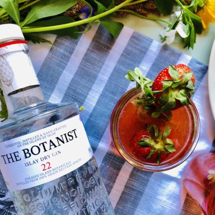 Sponsored: Strawberry Thyme Gin Smash & Sugar Snap Pea Culinary Pairing