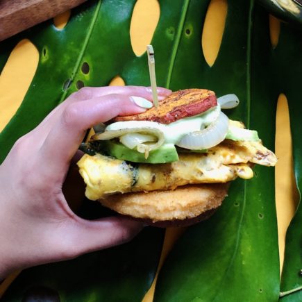 Sweet Potato Burger Buns with Crispy Chick’n & Masala ‘Eggs’